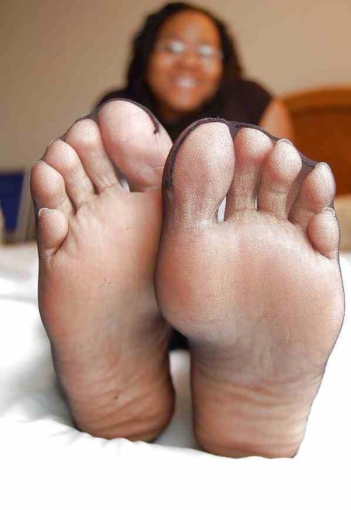 nylonfeetlover - Ebony toes in hose.What a beautiful sight it...