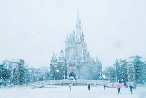 mickeyandcompany:  Disney Christmas Countdown [07/??]: Tokyo Disneyland under snow