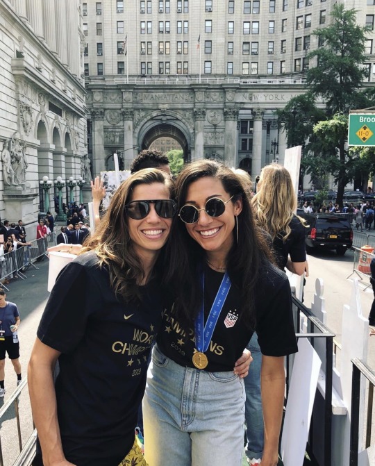 La Capitana 🏳️‍🌈 — USWNT and their significant others