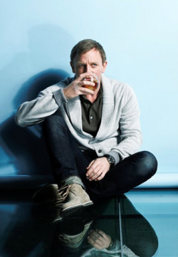 airows:  (via Airows Icon: Daniel Craig « Airows)