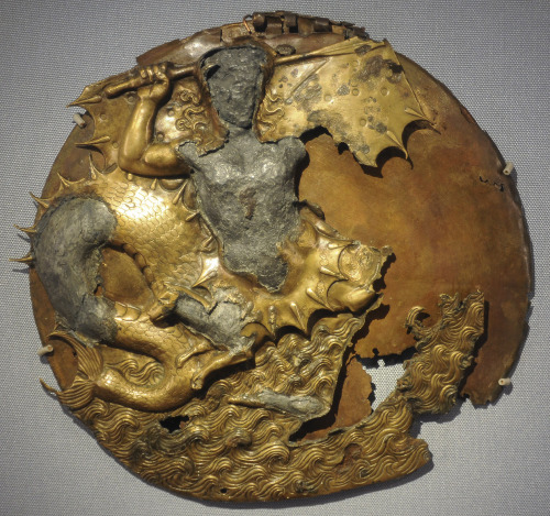 records-of-fortune: Bronze mirror with a depiction of Scylla, 4th to 2nd Century BC.