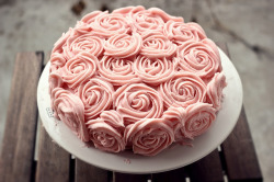 thecakebar:  Birthday Rose Cake {in german}