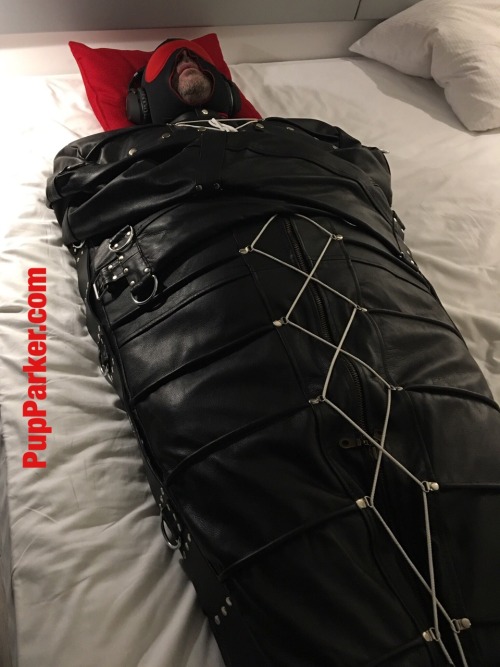 We bought a new toy in Berlin! Finally have a sleep sack…can’t wait to get home and get in it more :