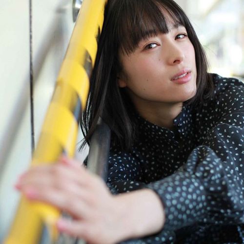 karakurenai: (via 清野菜名さんはInstagramを利用しています:「おつかれーらいす。 #原色美少女図鑑」 • Instagram)
