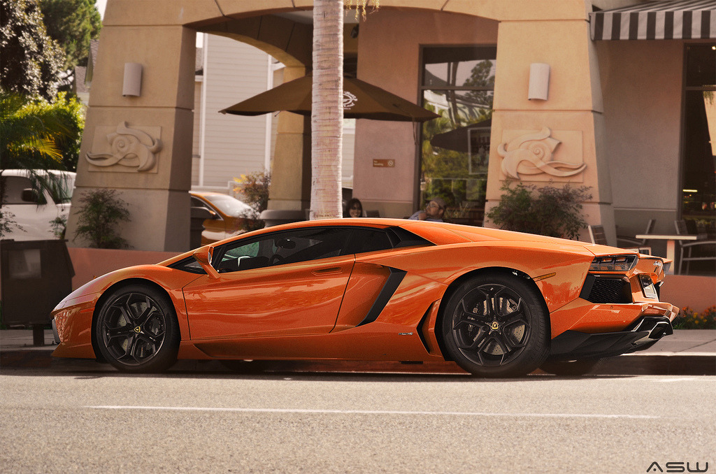 automotivated:  Lamborghini Aventador LP700-4 (by AESDUB) 