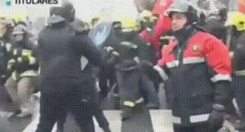 kropotkindersurprise: Spain 2012 - Riot police attack protesting firefighters. Never