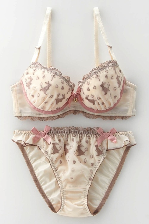 frillylacylove:♡ dolce fiora bunny bra and shorts ♡