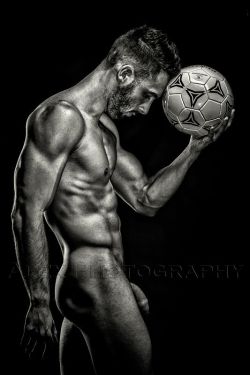 Realfuckinggood:  Soccer Players 