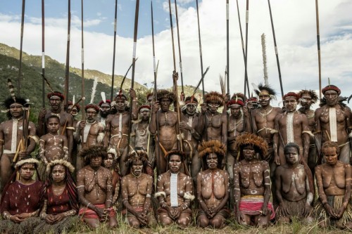 tribalbeauties:Baliem Valley women