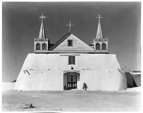 apeninacoquinete:Mission Church of San Augustin, Isleta Pueblo, New Mexico, 1948