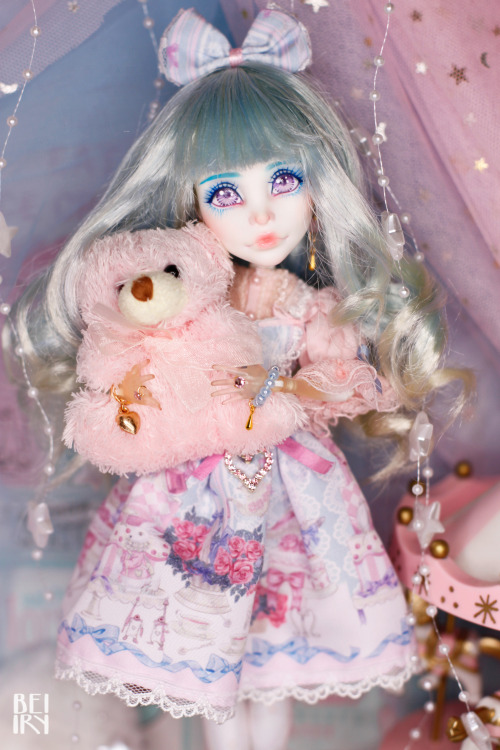 Sale Sweet Lolita Monster high Spectra Vondergeist OOAK repaint custom doll