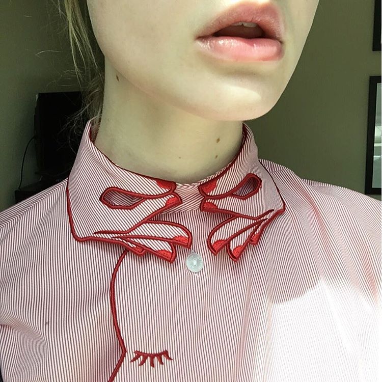 fanningmaryelle:  ellefanning: some helping hands today 💅🏻 jealous of their