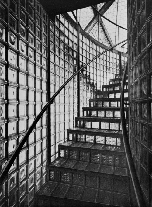 Bruno Taut, Glass House (or Pavillon) for the Werkbund Exhbition in Cologne, 1914. With a little hel