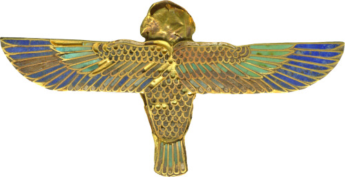 Back of a golden Ba Bird amulet, made in 3rd century B.C. (early Ptolemaic Egypt)