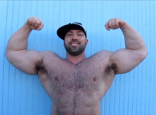 muscleaddict:  New set of my ”Look What Am I Watching Right Now?” series… The Football Player! Mr.Incredible Hunky; M I K E   S A U S E D O ! Need More Muscle Gay Gifs? - Click To Follow Tumblr’s Most Addictive MUSCLE BLOG! 