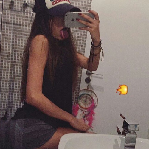 http://streetgrl.tumblr.com/post/154896679607