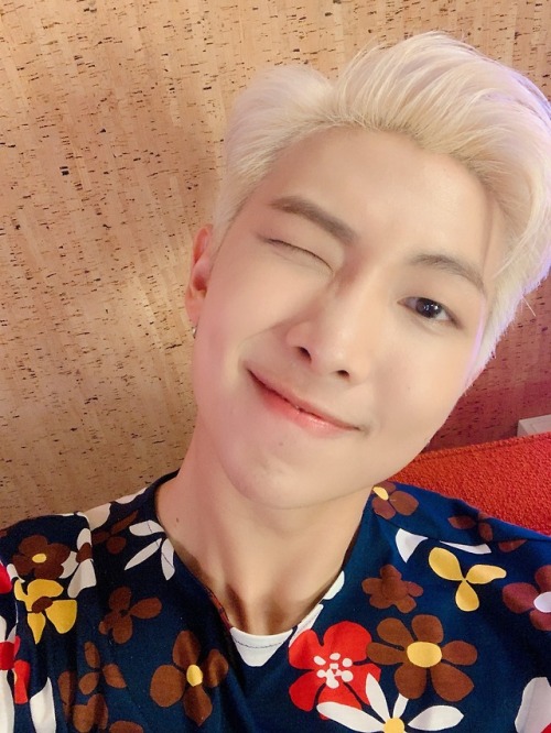 allforbts:190414 Namjoon’s Tweet 떨렸지만 재밌었어여 ~~~ !! I was nervous, but it was fun ~~~ !! Trans cr: 