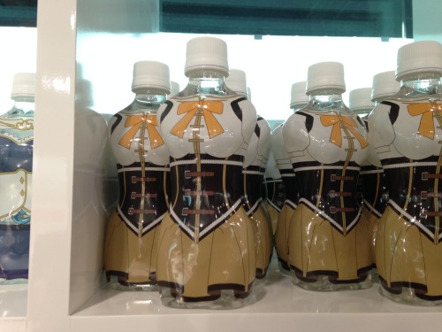 dekitateyo:Mami Tomoe “magical water bottles” sold in the 『魔法少女まどか☆マギカ』複製原画展-始まりと永遠の物語 exhibition in