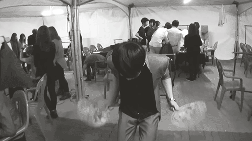 minhyukkie-blog:   Hyunsik can fly.  