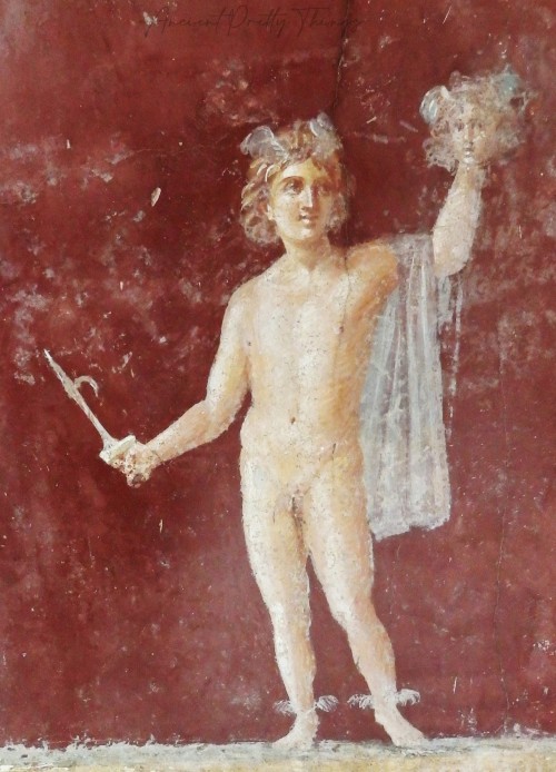 ancientprettythings:Fresco at Vila San Marco featuring three figure.You can view the upper figure he