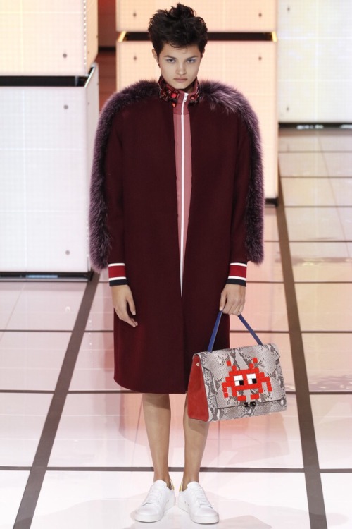 Anya Hindmarch RTW Fall 16