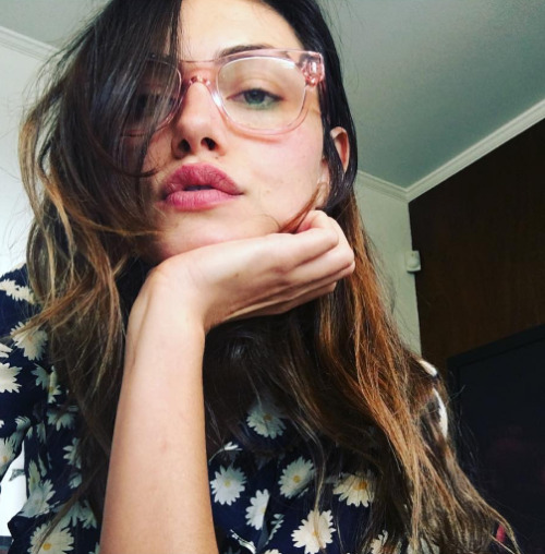 phoebejtonkin: #cloudpaint Having a moment with @glossier and my @amandadecadenetfor @warbyparker gl