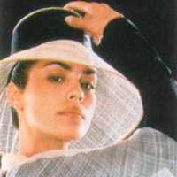 Jocelyn’s white and black hat from A Knight’s Tale