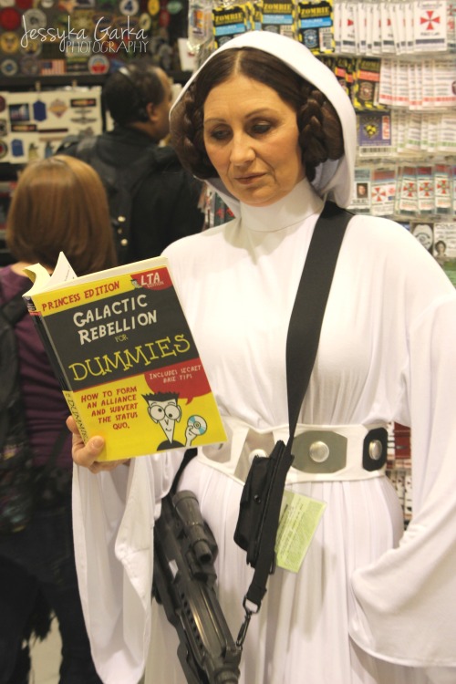 Princess Leia catching up on some readingEmerald City Comicon 2013