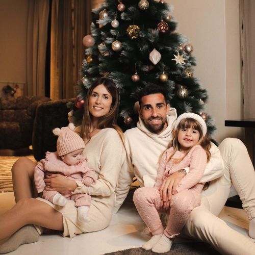 famososandwags:paco93alcacer Os deseamos una Feliz Navidad