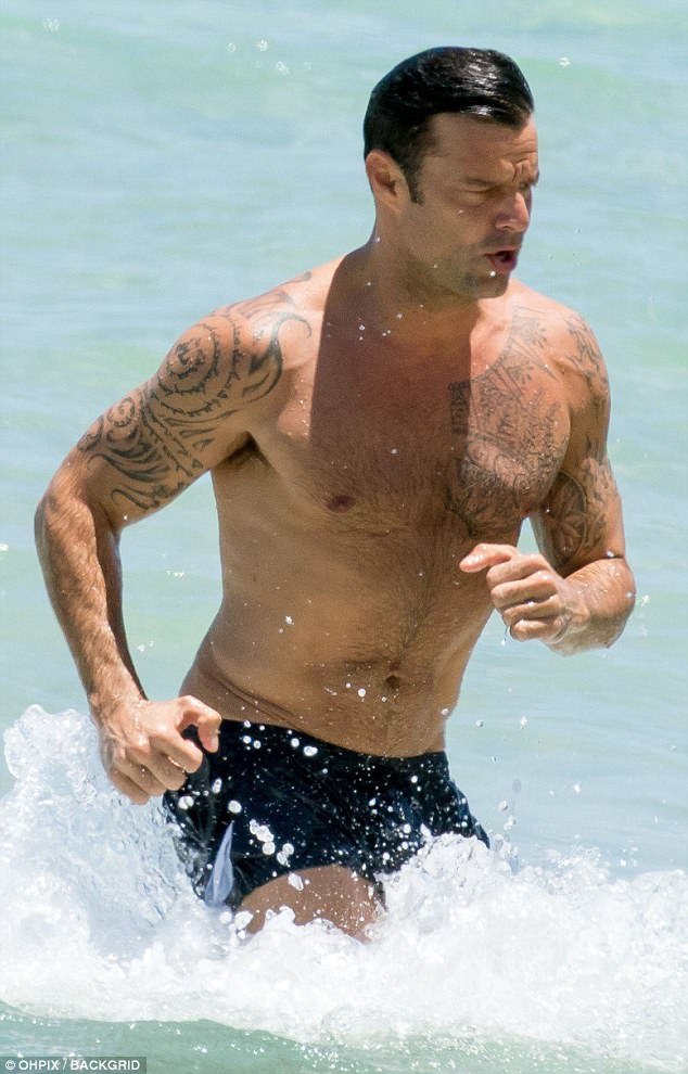 ladyetherea: Ricky Martin in South Beach, Miami. (x)