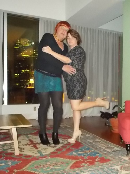 cherylmann40:  cuck couple wait for REAL MAN in hotel