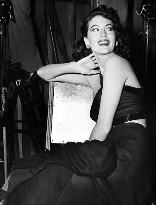 fuckyeahavagardner:Ava Gardner on the set of The Bribe (1949)