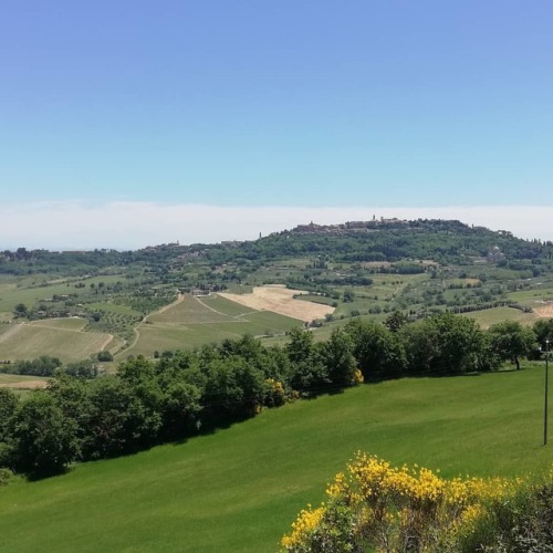 The hilltop #village of #Montepulciano #tuscany #toscana #travel #travelgram #instatravel #italy #it