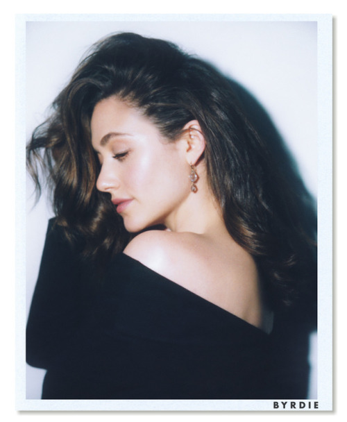 edenliaothewomb: Emmy Rossum, photographed by Emily Soto for Byrdie Beauty, Nov 5, 2017.