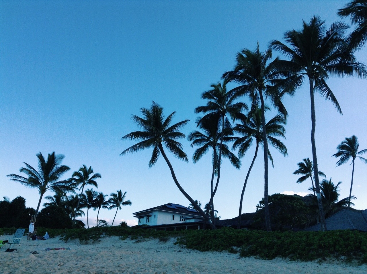 radhikaws:  Beautiful day in Lanikai || IG: @radhika.ws