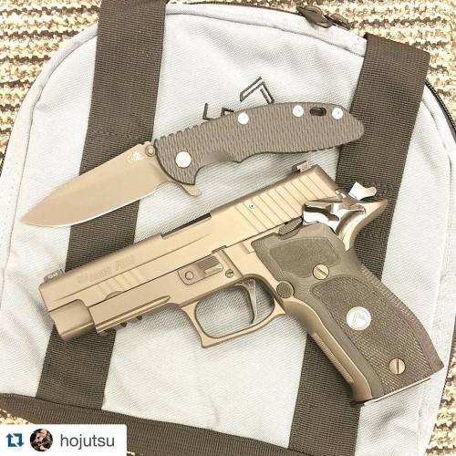 #Repost @hojutsu #perfectpair ・・・ @sigsauerinc Legion P226 SAO with a Legion @hinderer_knives @rick_