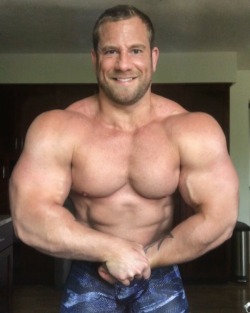 maxtem19:  topmonsterbody:Kyle Blevins  Chonk appreciation post