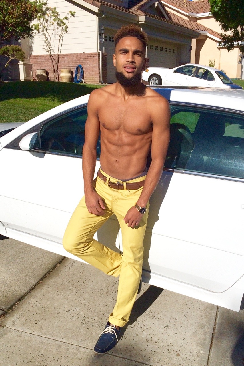 banz-26:  theattractiveboys:  IG: eljueg0  I love his errrrrthaaaaangg♡♡♥♥♥