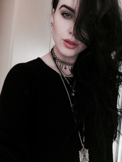 hells-cuties:  sacpun:  turned 21 yesterday // im a total mess     ♡alternative gals♡  