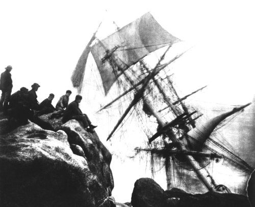 gameraboy: The Gibson family has taken thousands of striking shipwreck photos, from the late 1870’s through the 1970s. See more of these amazing photos here. 