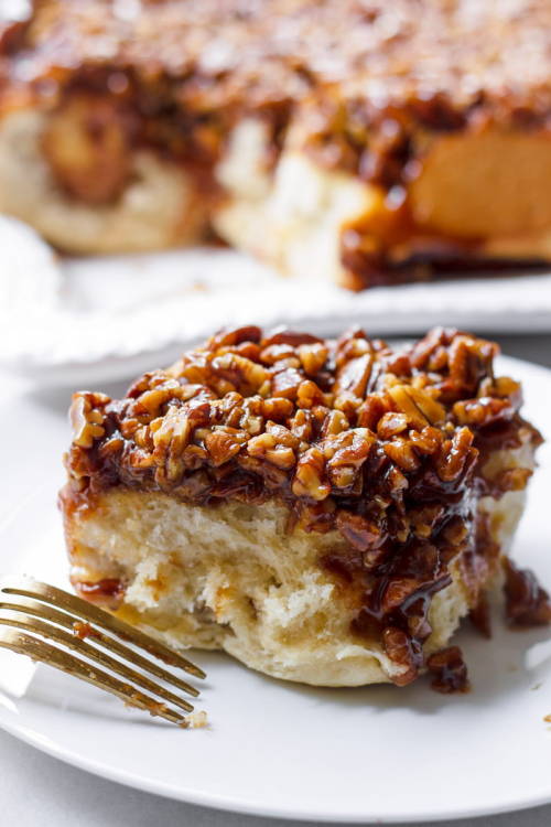 fullcravings:  Caramel Pecan Sticky Buns