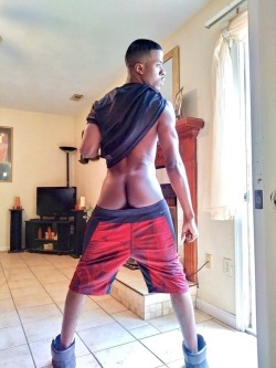 Blackbigdickpanther:  Royal-Diadem:  Hoody Lavaye 👑  Come Here Hoody……