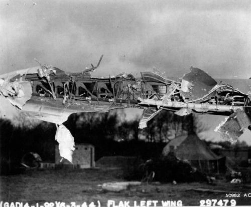 The “Belle of Liberty” Lockheed/Vega B-17G-15-VE s/n 42-97479 327th BS, 92nd BG, US 8th AF. Damaged 