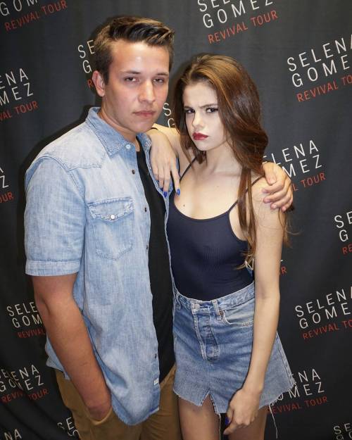 selenagomezlust:    See-through meet and greet Part 2  Ending 2016 with the hottest thing we saw all year, Selena’s nipples.  