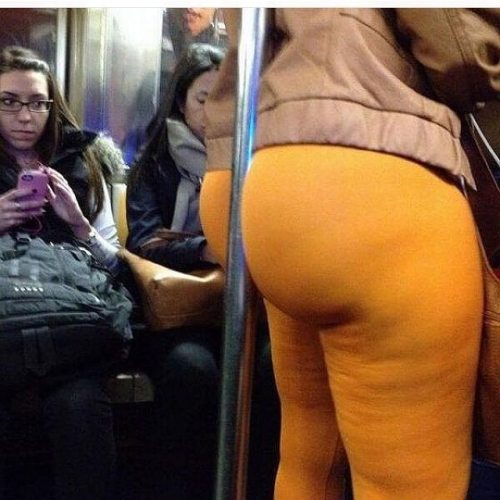 blickcandidbooty:  #creepphoto #cheeks #phatbooty #publicbooty