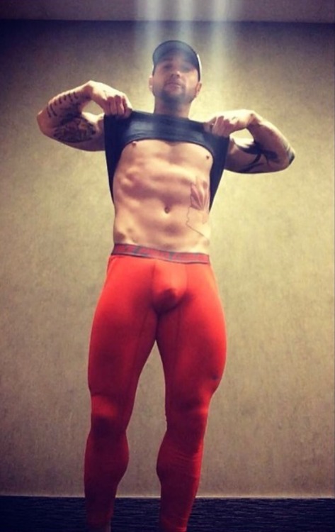 mystraightfriend:  Mystraightfriend.tumblr.com