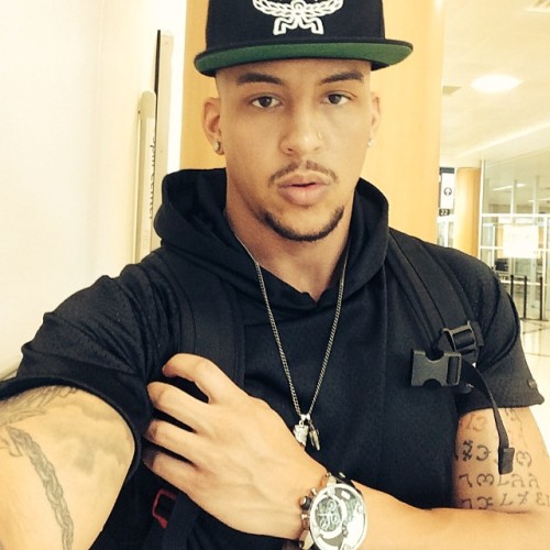 traplat:  Damn He SEXI & Fine as Hell