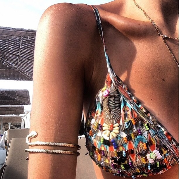 bohemian-bitchess:  following back everyone!