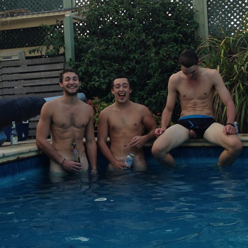 drinkersxtube: Balls out with mates skinny dipping