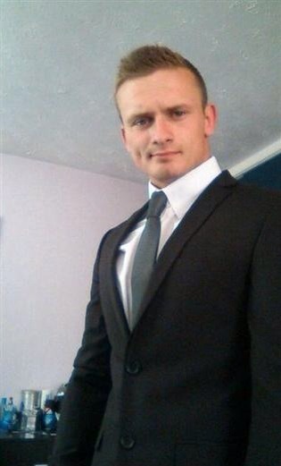 str8uklads:  &lsquo;Straight&rsquo;  24 year old guy from Poole, England